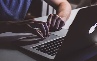 开云体育下载app-马刺后场双枪组合初见锋芒，马刺双雄