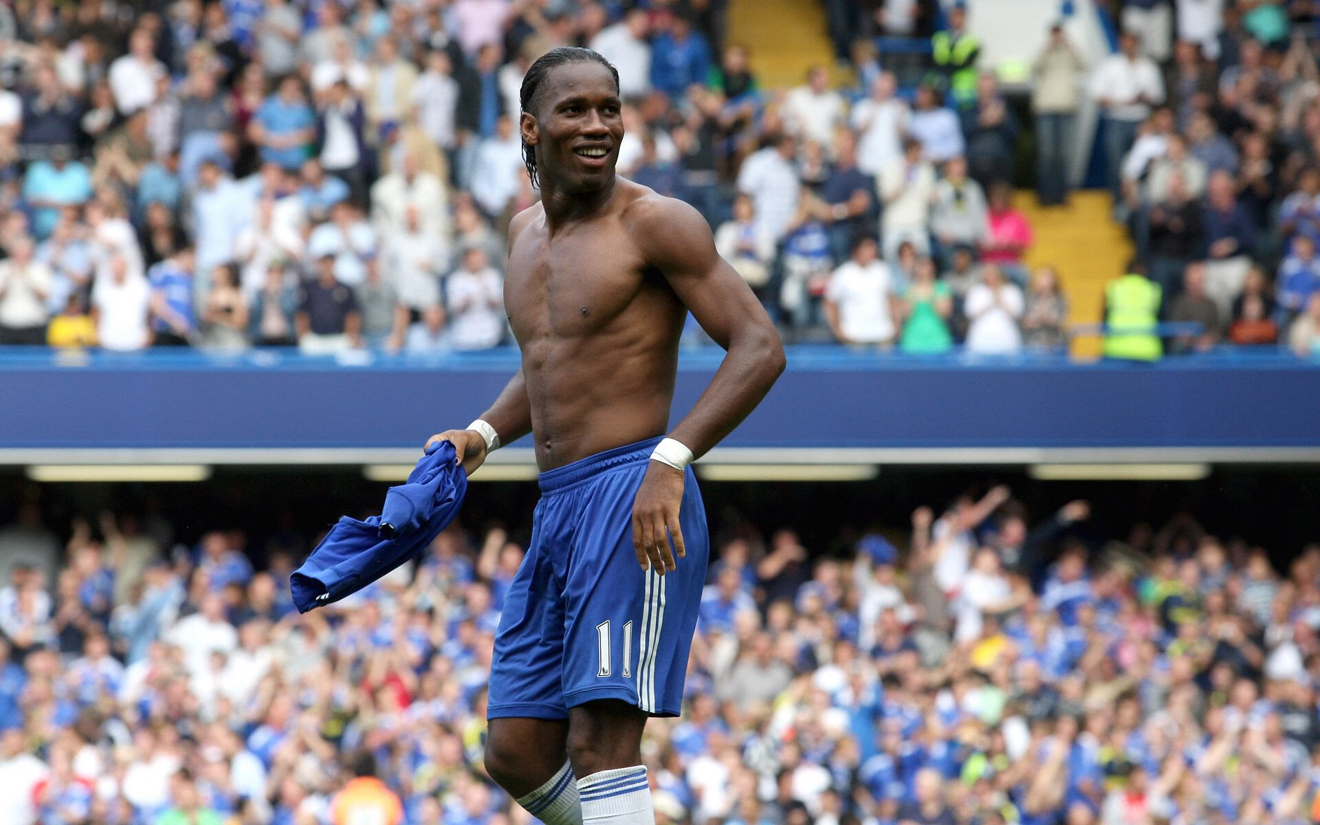 乔治防守端贡献四次抢断展现全面能力，乔治防守什么水平